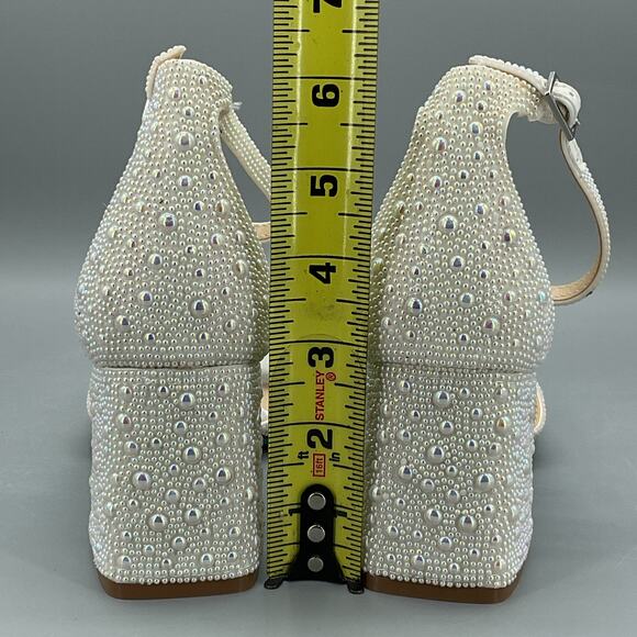 NEW Betsy Johnson Women’s Mari Block Heel Evening Sandals White Size 6.5M - Picture 4 of 10